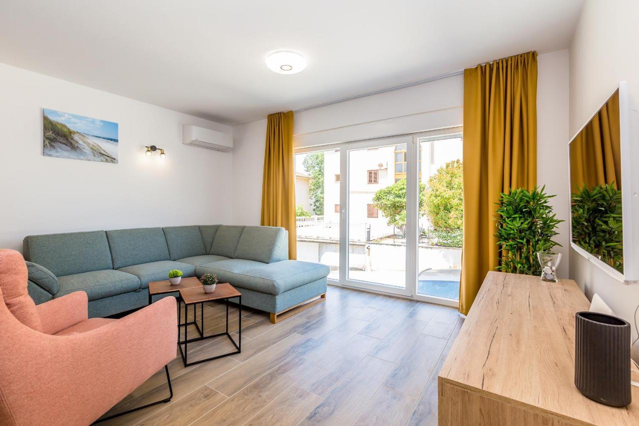 מאלינסקה Holiday House Sunlight With Heated Pool מראה חיצוני תמונה