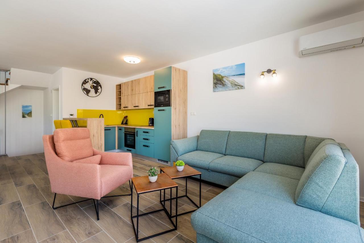 מאלינסקה Holiday House Sunlight With Heated Pool מראה חיצוני תמונה