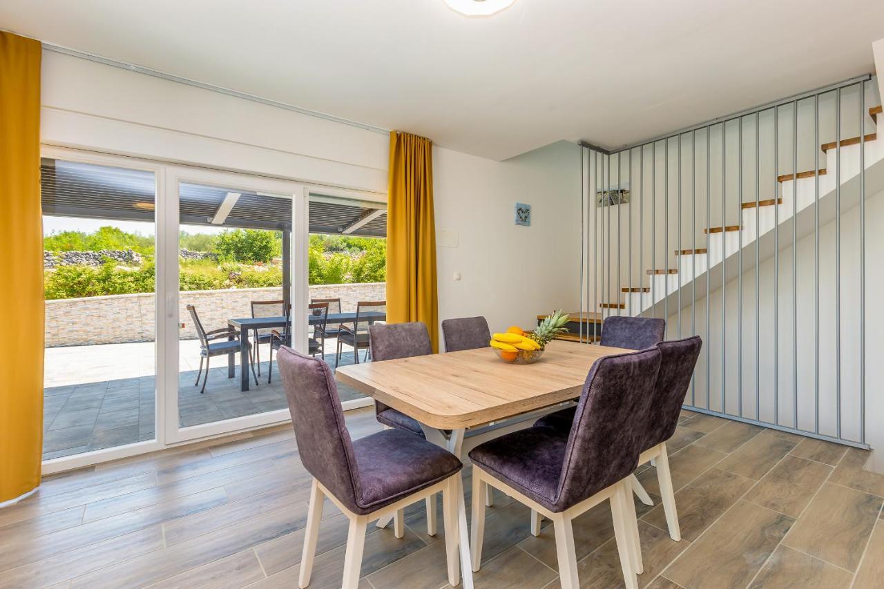מאלינסקה Holiday House Sunlight With Heated Pool מראה חיצוני תמונה