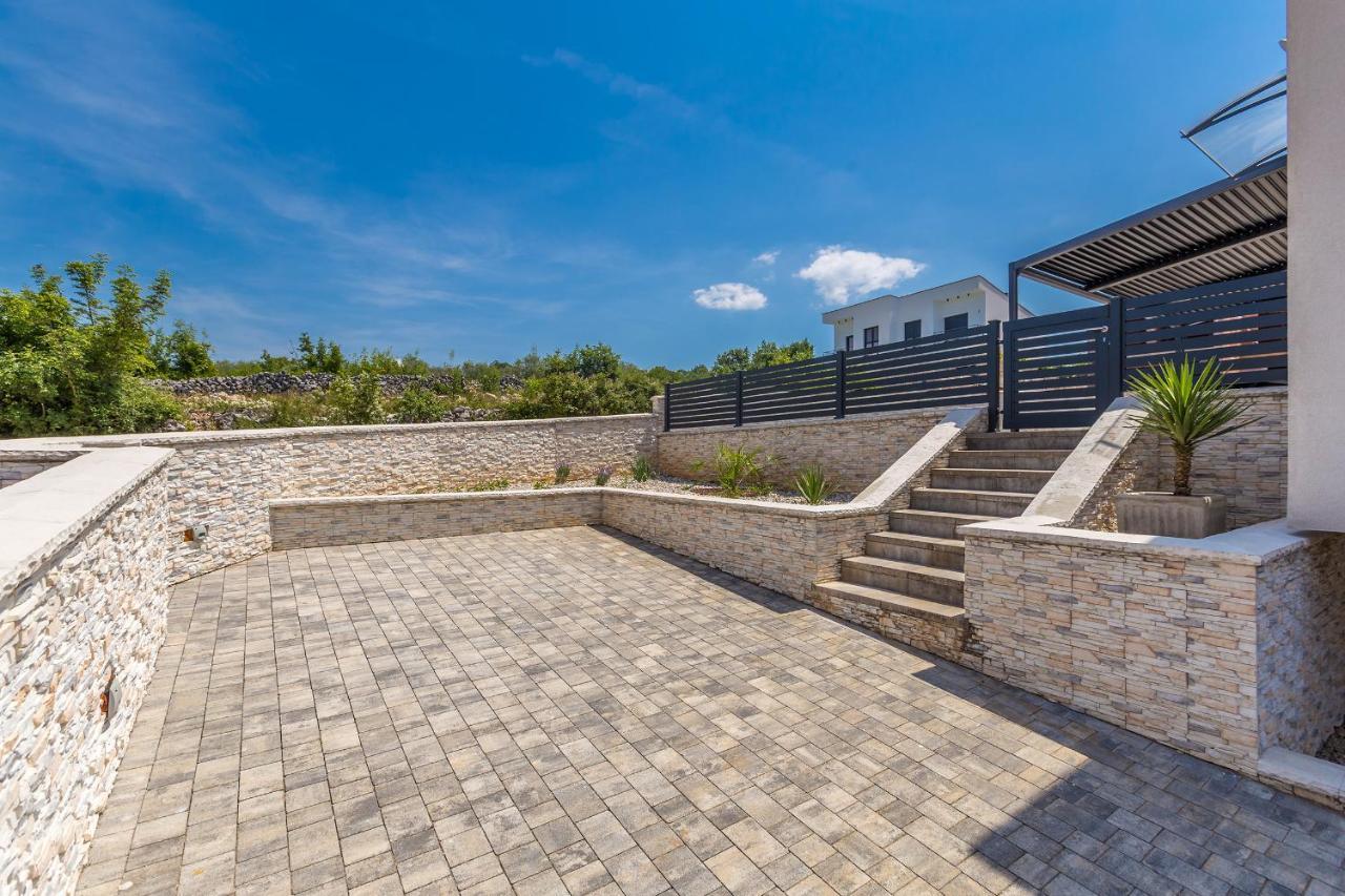 מאלינסקה Holiday House Sunlight With Heated Pool מראה חיצוני תמונה