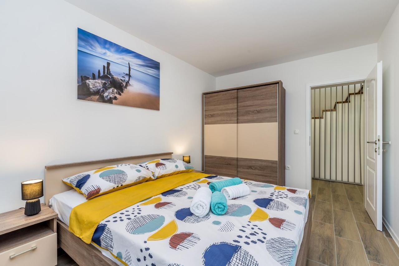 מאלינסקה Holiday House Sunlight With Heated Pool מראה חיצוני תמונה