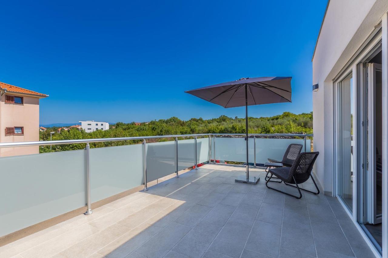 מאלינסקה Holiday House Sunlight With Heated Pool מראה חיצוני תמונה