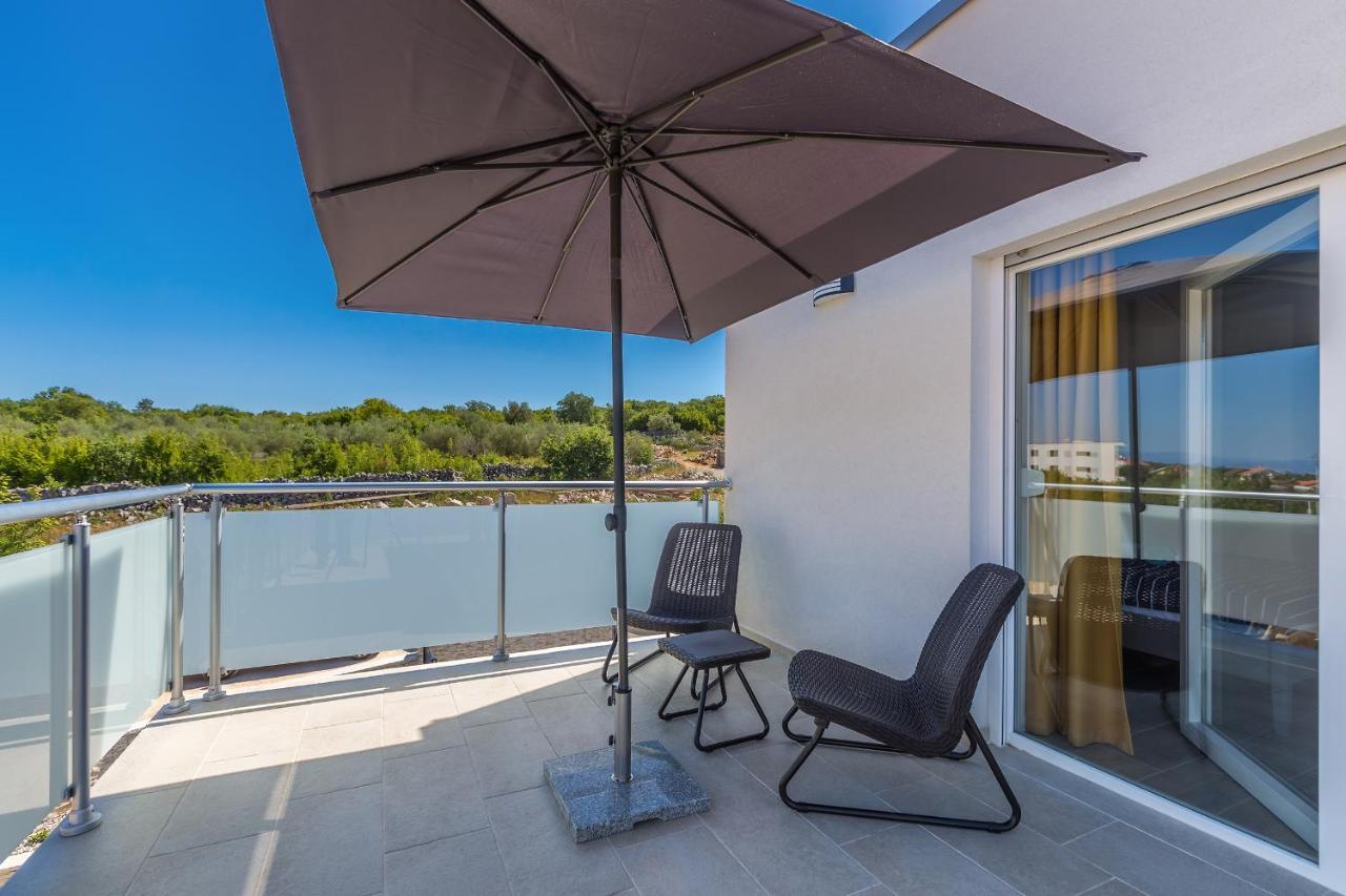 מאלינסקה Holiday House Sunlight With Heated Pool מראה חיצוני תמונה